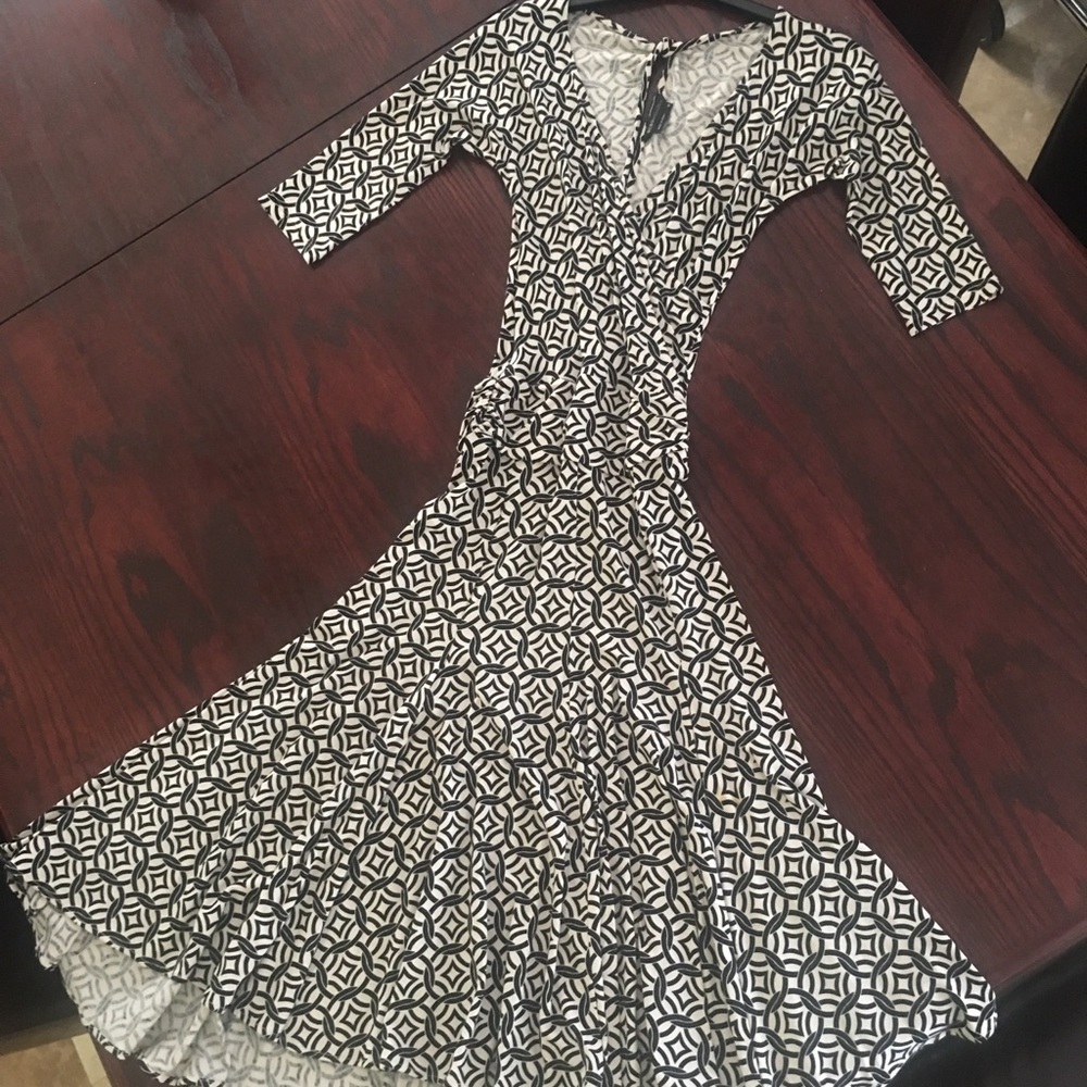 BCBG long dress with 3/4 sleeves. Size XS